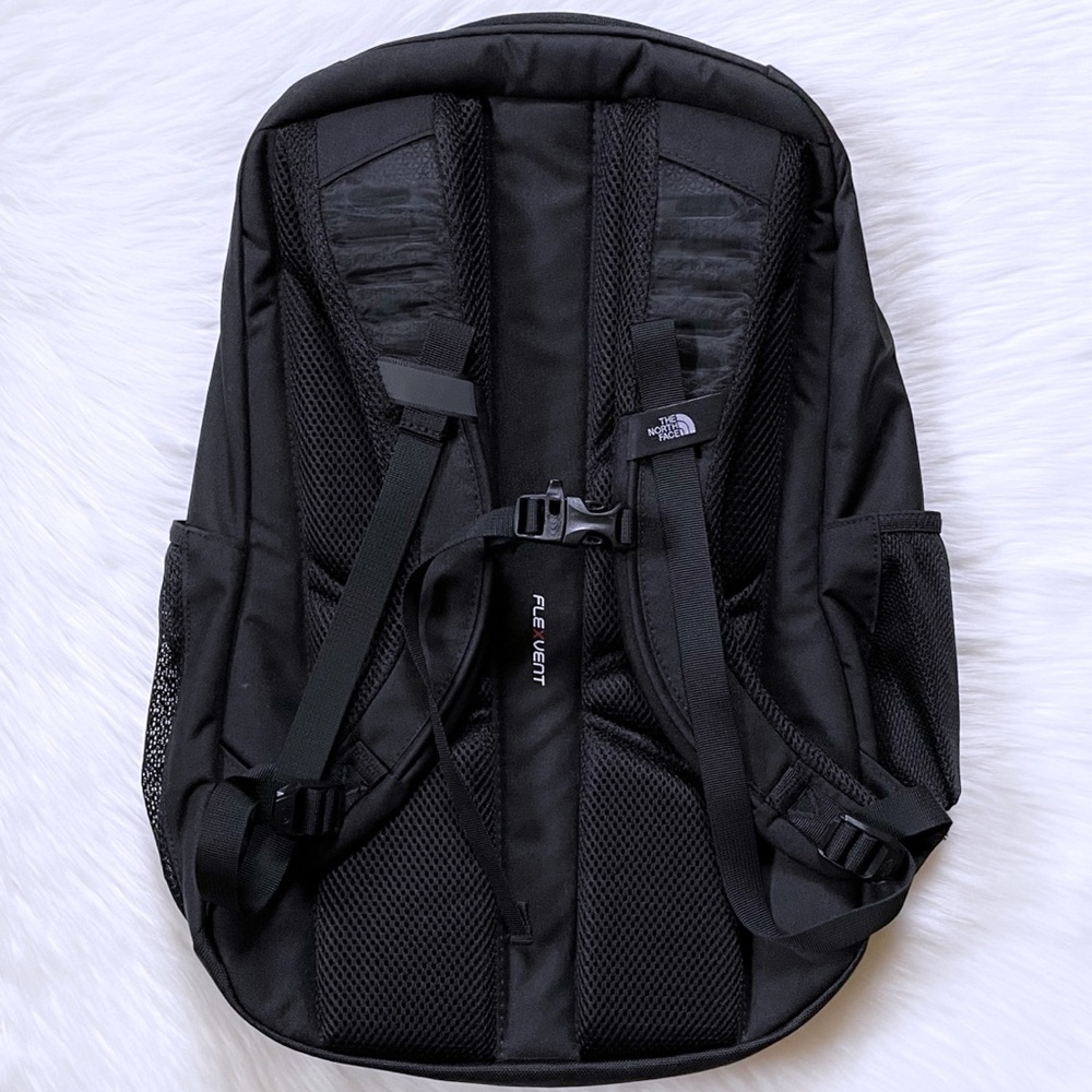 The North Face Unisex Jester 28 Liter Backpack In Black - Picture 3 of 6